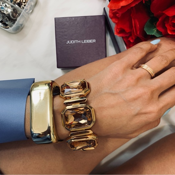 $595 Brand New Judith Leiber papaya gem bracelet - Picture 3 of 9